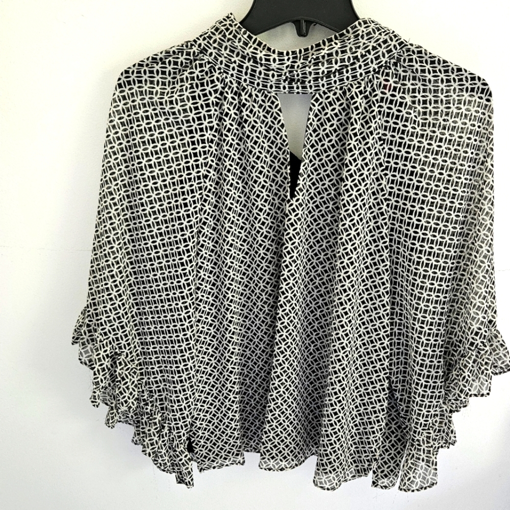 Vince Camuto Black and White Patterned Top Metallic Thread
